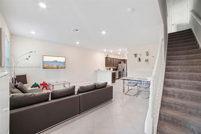 Building Photo - 4154 Greenway Dr
