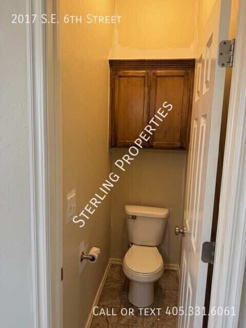 Building Photo - 2017 SE 6th St