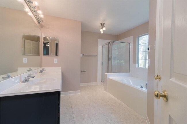 Building Photo - 5215 Heathervale Ct