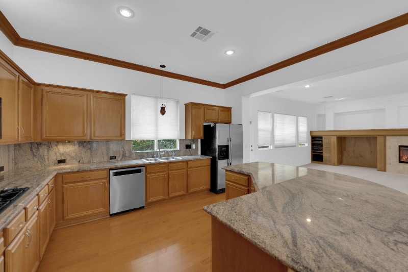 Building Photo - 10390 Stanberry Ave