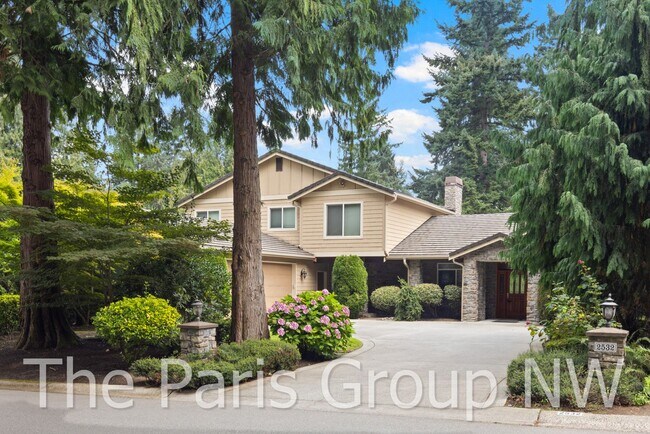 Building Photo - Gorgeous 3,400sf Golf Course Craftsman on ...