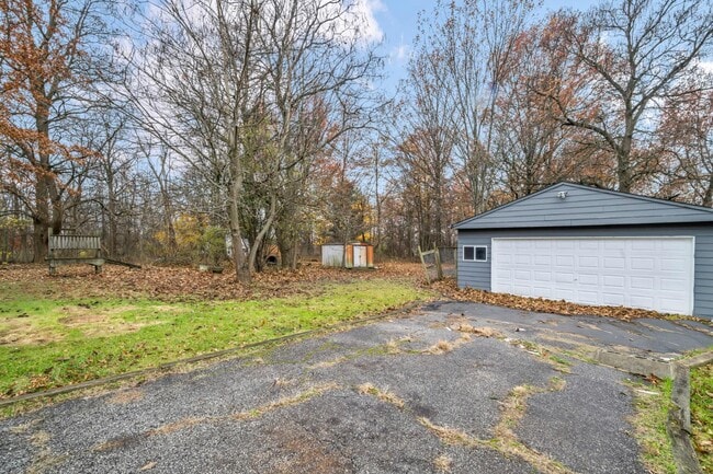 Building Photo - 4730 E 142nd St