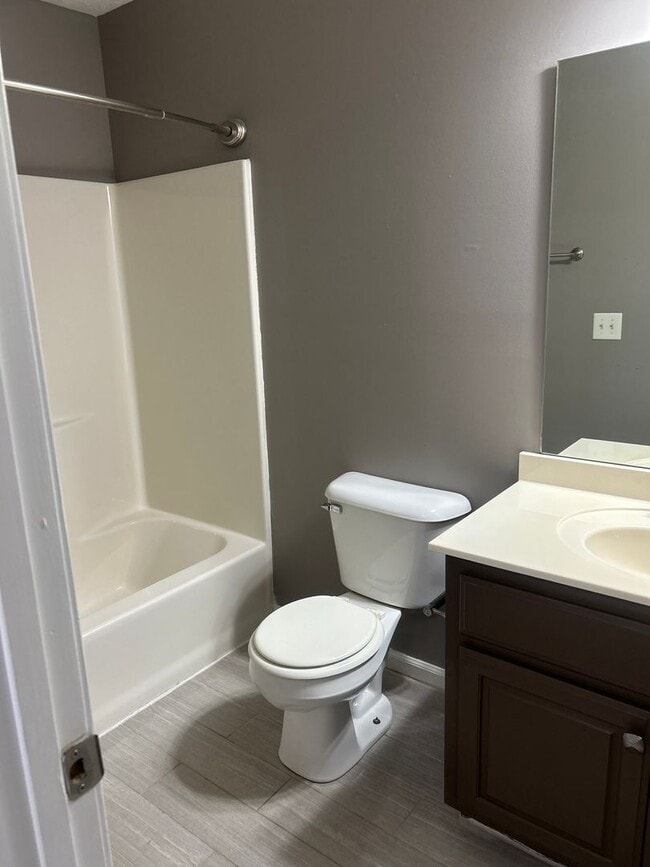 Building Photo - 3 bd 2 ba home on a cul de sac