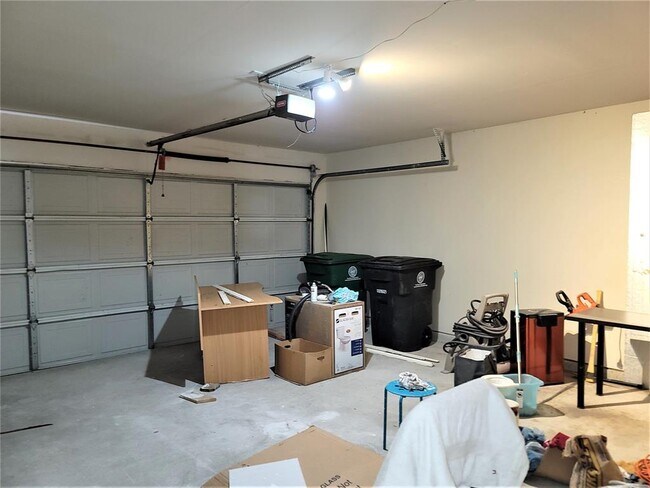 Building Photo - 12406 Magnolia Canyon