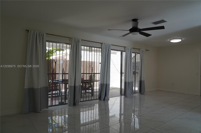 Building Photo - 9132 SW 148th Ct