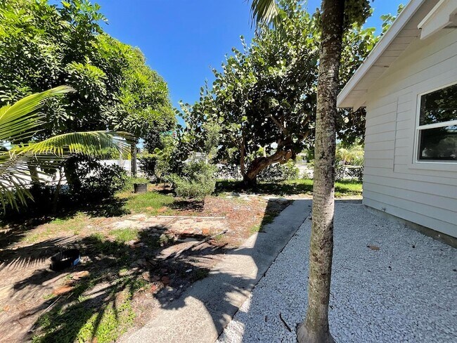 Building Photo - 700 Tallapoosa St