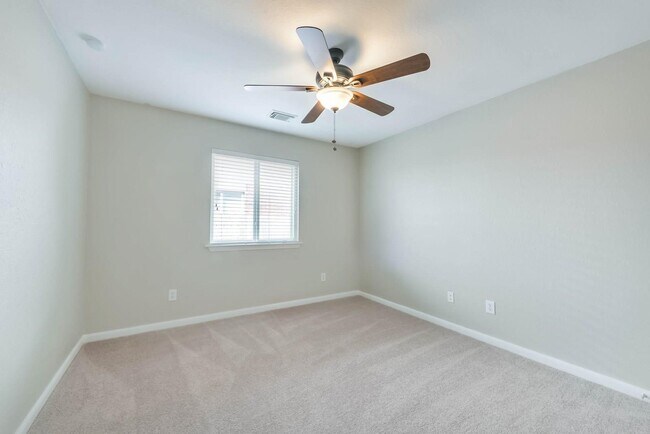 Building Photo - 21115 Amber Crossing Dr