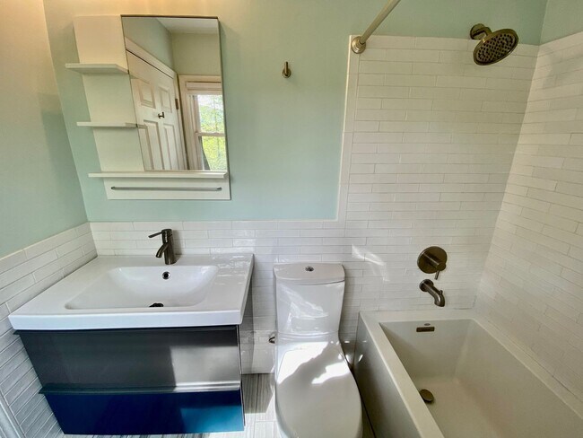 Building Photo - East AVL - Mid Century Modern Beauty in Bo...