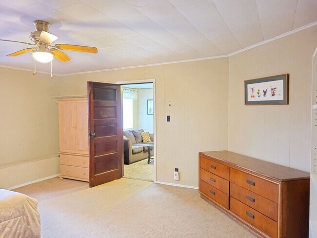 Building Photo - 21 Marion St