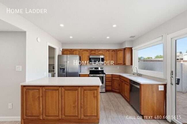 Building Photo - 5849 N 81st St