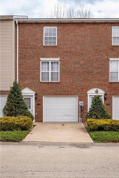 Building Photo - 632 Donavin Dr