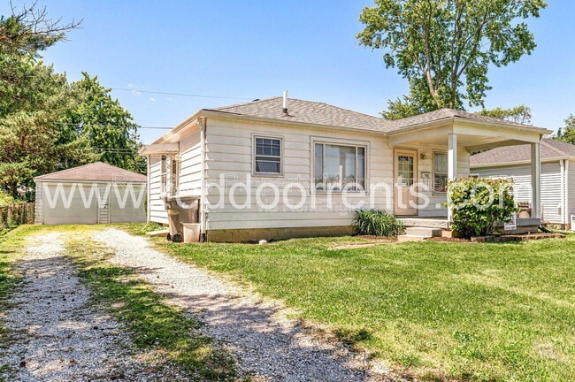 Building Photo - 1742 N Whittier Pl