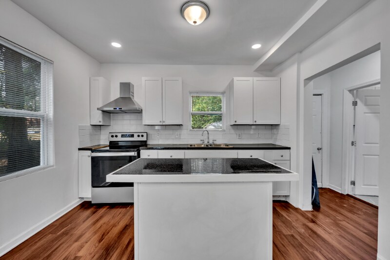 Building Photo - 2348 Court R