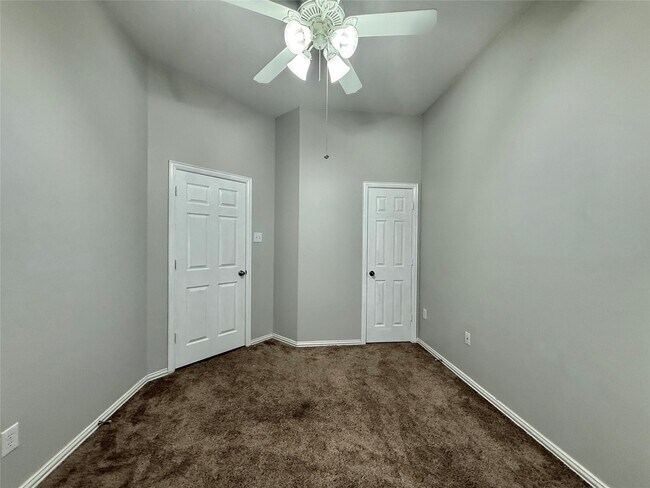Building Photo - 26823 Lakeridge Park Ln