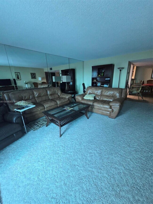 Building Photo - 4020 Galt Ocean Dr