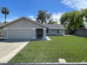 Building Photo - Beautiful Single Story Home Ready To Be Home!