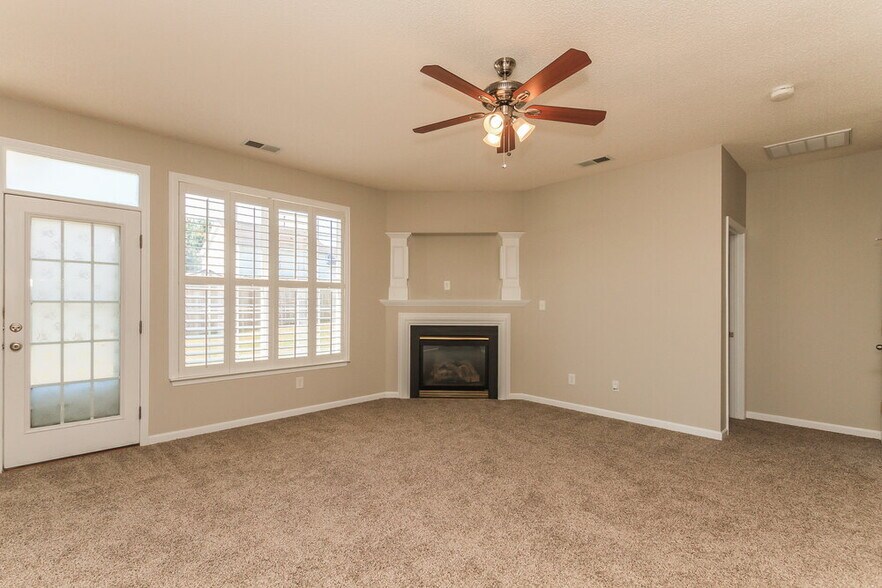 Building Photo - 5811 Briggs Dr