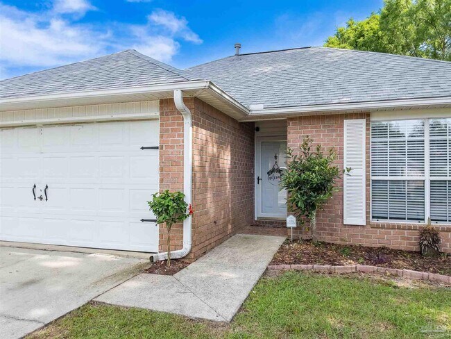 Building Photo - 852 Ladner Dr