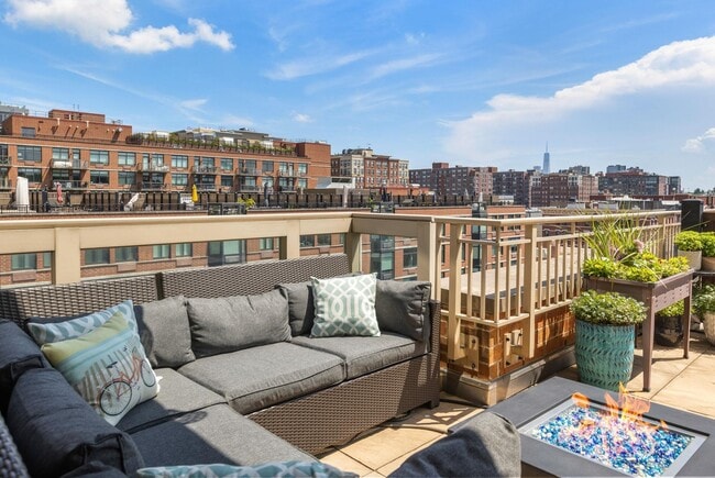 Building Photo - 1450 Washington St