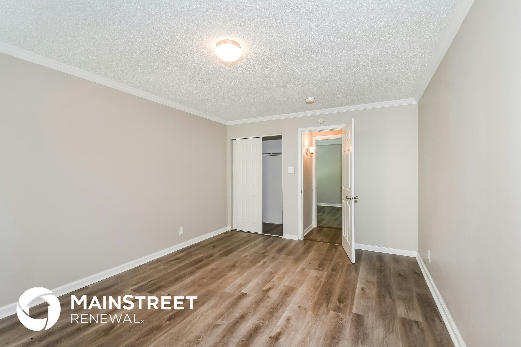 Building Photo - 205 De Smet Dr