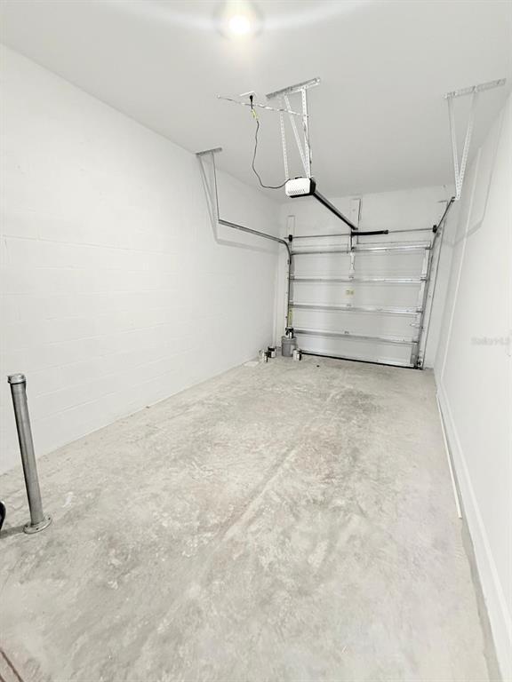 Building Photo - 2747 Skyline Lp