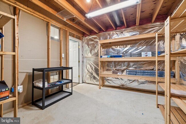 Building Photo - 5871 Paine Run Pl