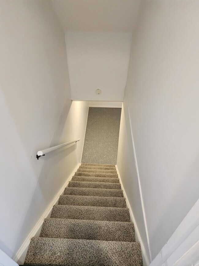 Building Photo - 1864 Murphy Woods Rd