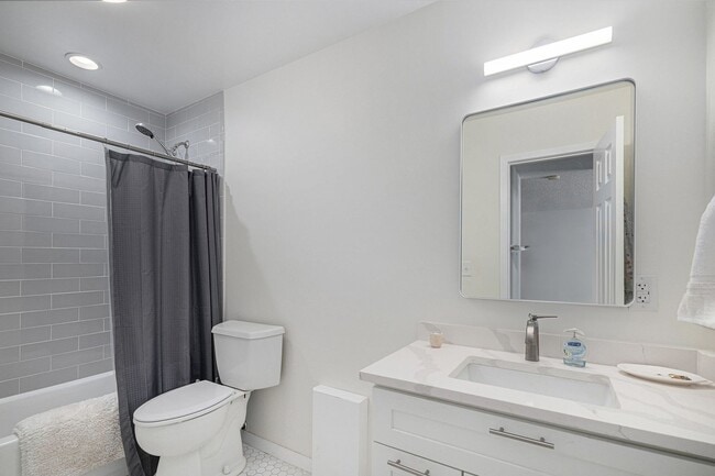 Building Photo - 4110 Hale Pkwy