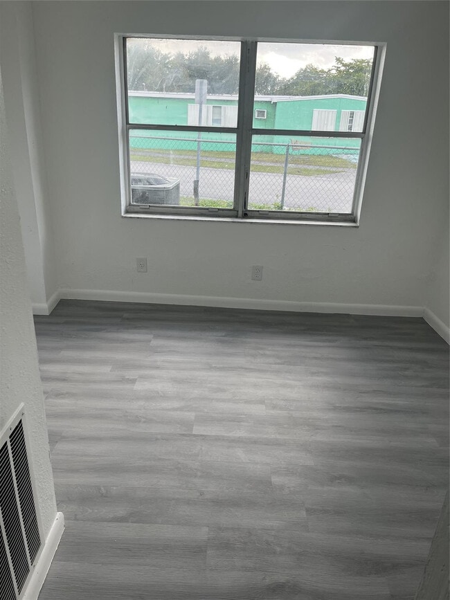 Building Photo - 1996 Rutland St