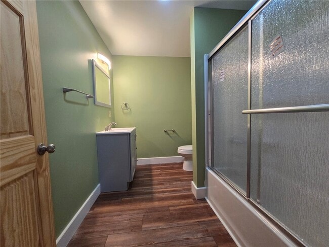 Building Photo - 27 E Main St