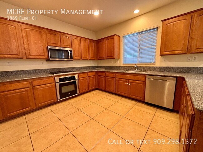 Building Photo - 1869 Flint Ct