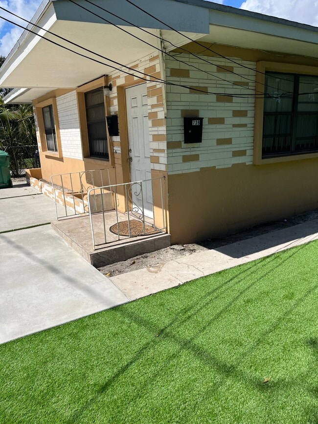 Building Photo - 739 NW 53rd St