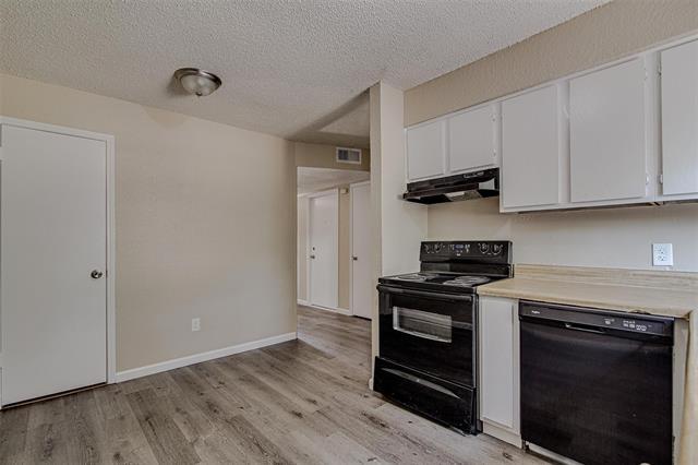 Building Photo - 836 NW Summercrest Blvd