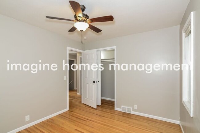 Building Photo - Large 4 Bedroom Single Family Home in Minn...