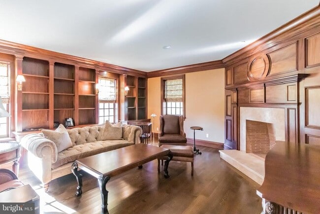 Building Photo - 1911 Stone Ridge Ln