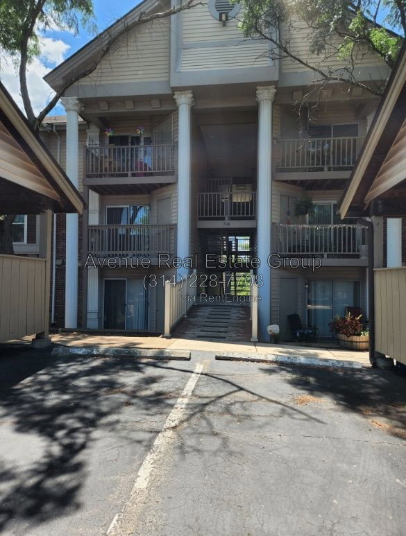 Building Photo - 708 Ridgeside Dr