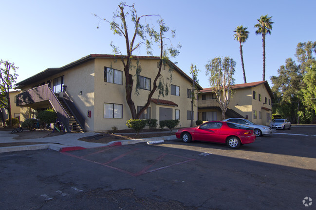 Building Photo - Twin Palms