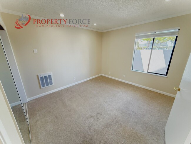 Building Photo - 870 Balboa Ln