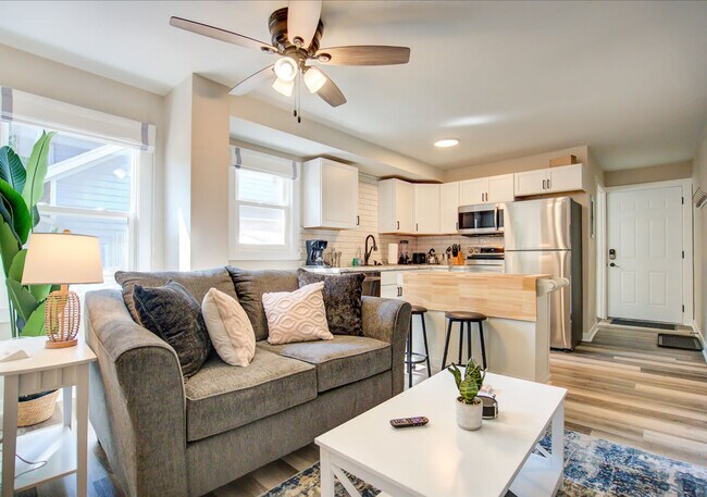 Building Photo - 156 Rodney Ct