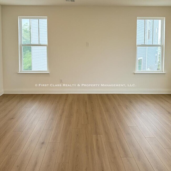 Building Photo - 338 Simeon Dr