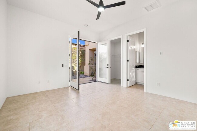 Building Photo - 4 Hillcrest Dr