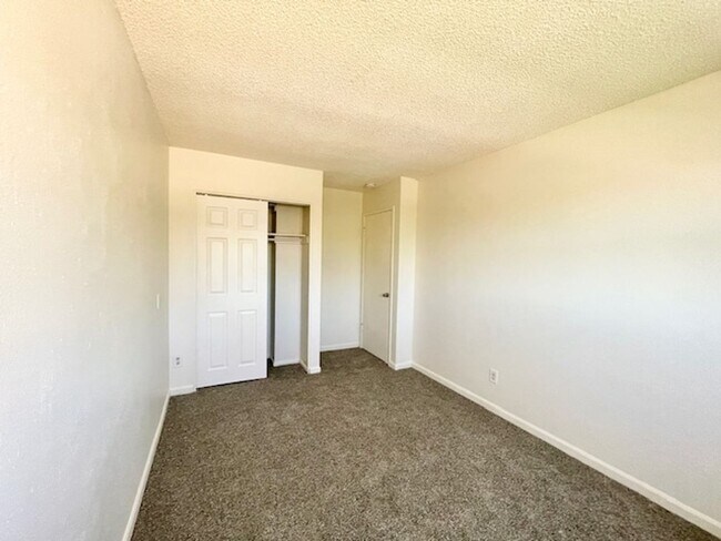 Building Photo - Thornton 2-Story Townhome
