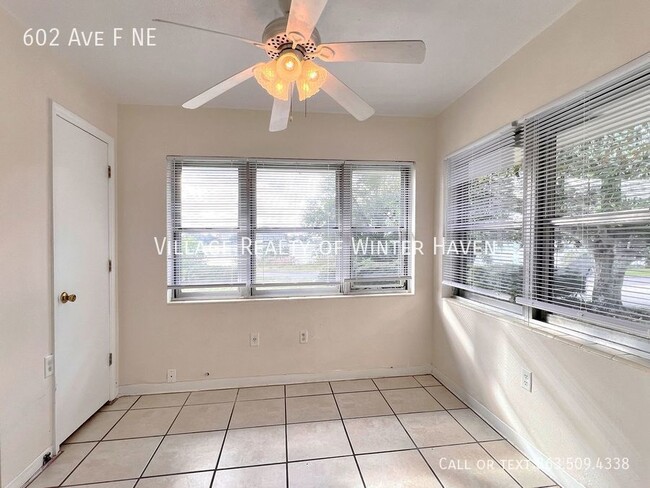 Building Photo - Adorable Duplex! Great Location!