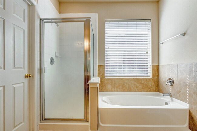 Building Photo - 2610 Argos Dr