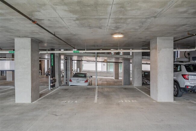 Building Photo - 44 East Ave