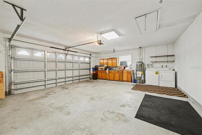 Building Photo - 5033 Loyola Ln