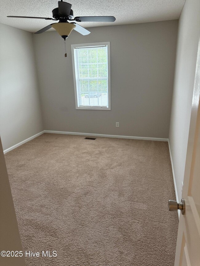 Building Photo - 1222 Cross Creek Cir