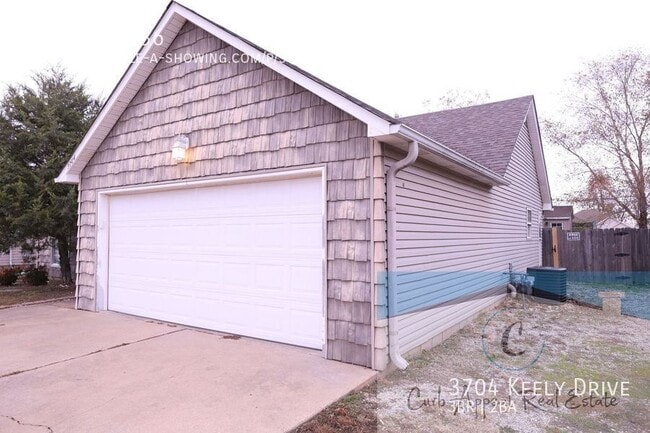 Building Photo - 3704 Keely Dr