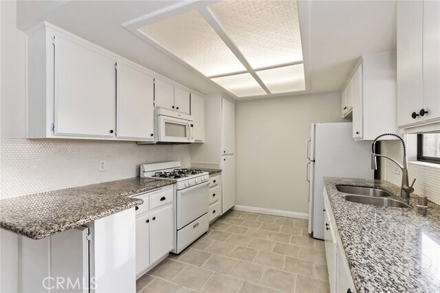 Building Photo - 5430 Abronia Ave