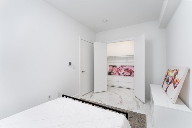 Building Photo - 8621 River Rd